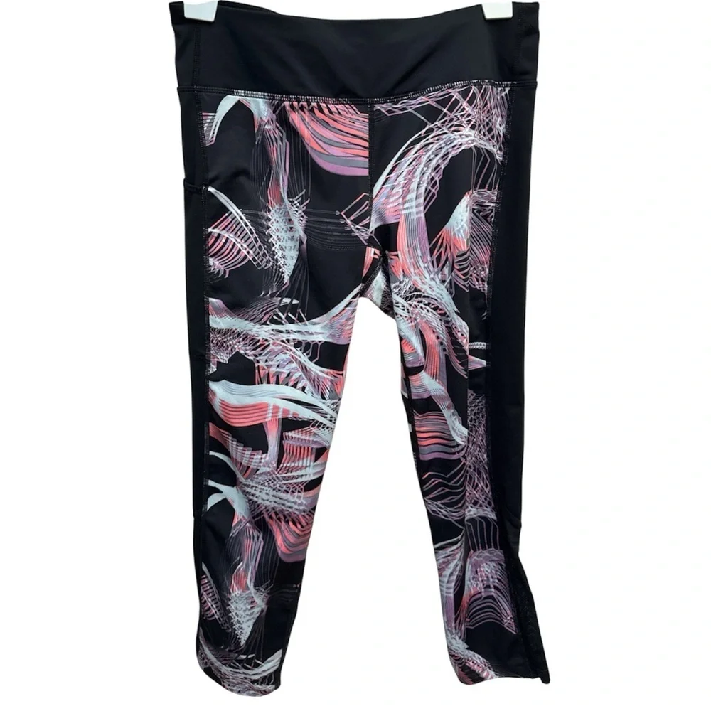 Nike Power Crop legging- Sea Coral Women’s Sz S Inseam: 22” black & pink Dri-Fit
